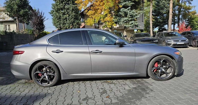 Alfa Romeo Giulia cena 89900 przebieg: 90500, rok produkcji 2017 z Rzeszów małe 92